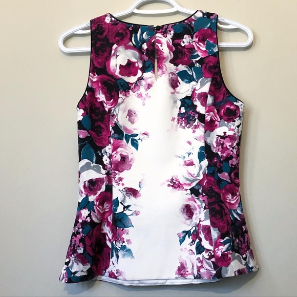 NWOT Beautiful Structured Sleeveless Top - Picture 2 of 4